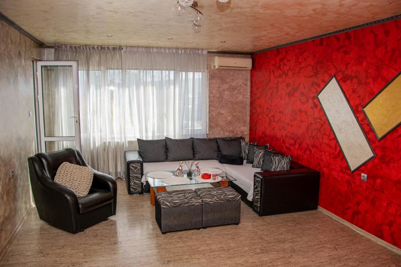 Vilhelmov'S Apartament Lukovit Exterior photo